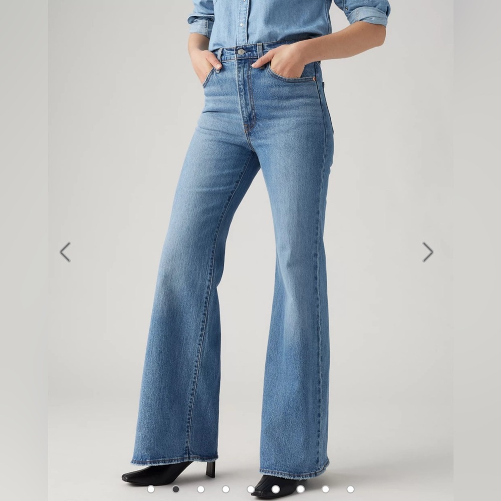 Levi’s Ribcage Bells in Sonoma wash